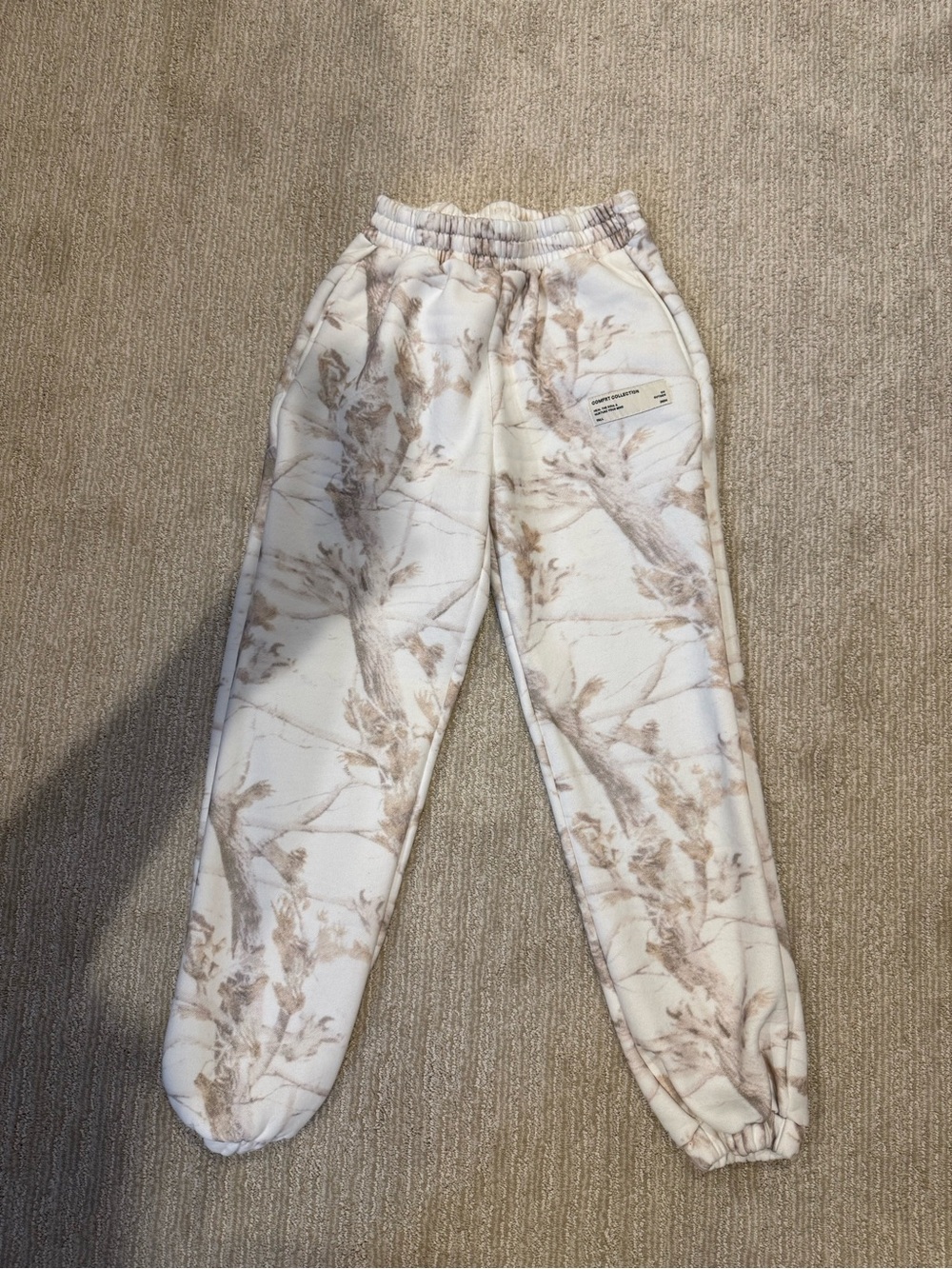 Women’s Cream & Tan Patterned Jogger Pants